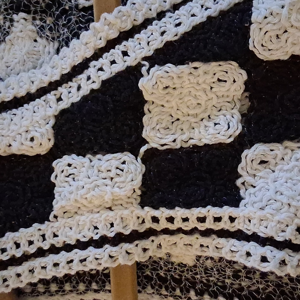 Checkered Crochet Vest - Picture 2 of 3